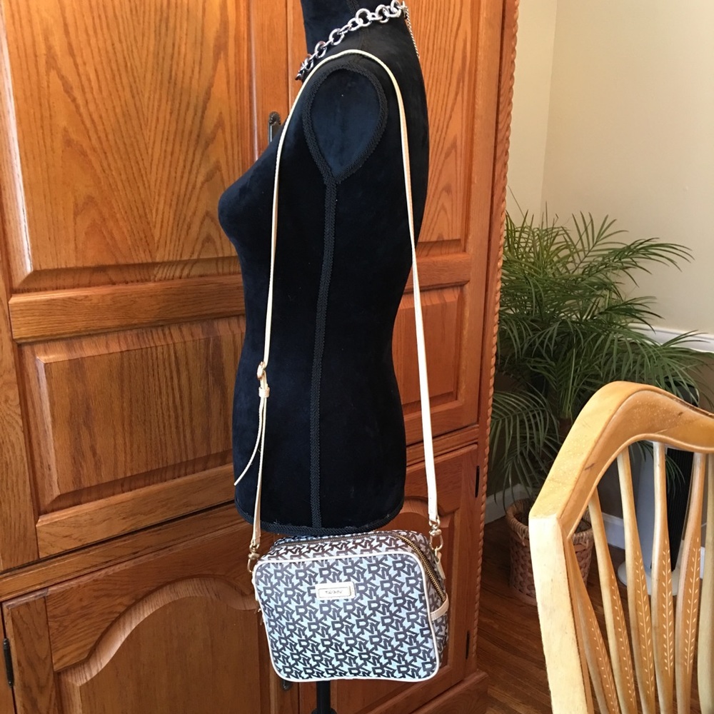 DKNY Cross Body Purse 👛